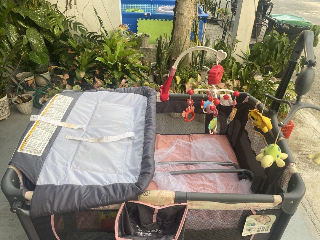 Baby Cribs Apuva (Category: Cots & Cribs) located in Mandaluyong City. Submitted by abby_calixto (Listing ID 1316037010, Image 1). Description: Baby Crib almost new, complete set with accessories and box.