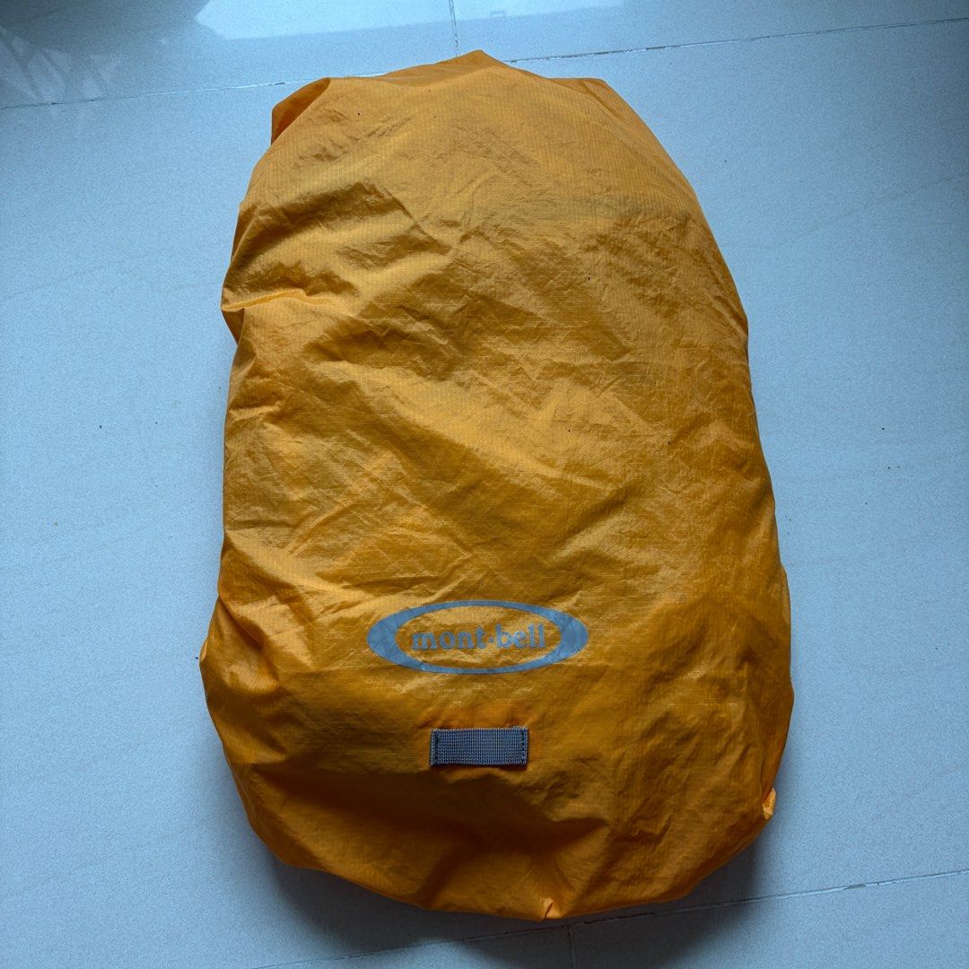 Backpack （分類：背囊）位於 Hong Kong。 由 sarajan 提交（商品編號 1434859471，圖片 8）。簡介： Montbell backpack first pack 20 Japan version日本版肯定背囊 背面有快乾透氣功能 面料防水 購自日本Montbell專門店。