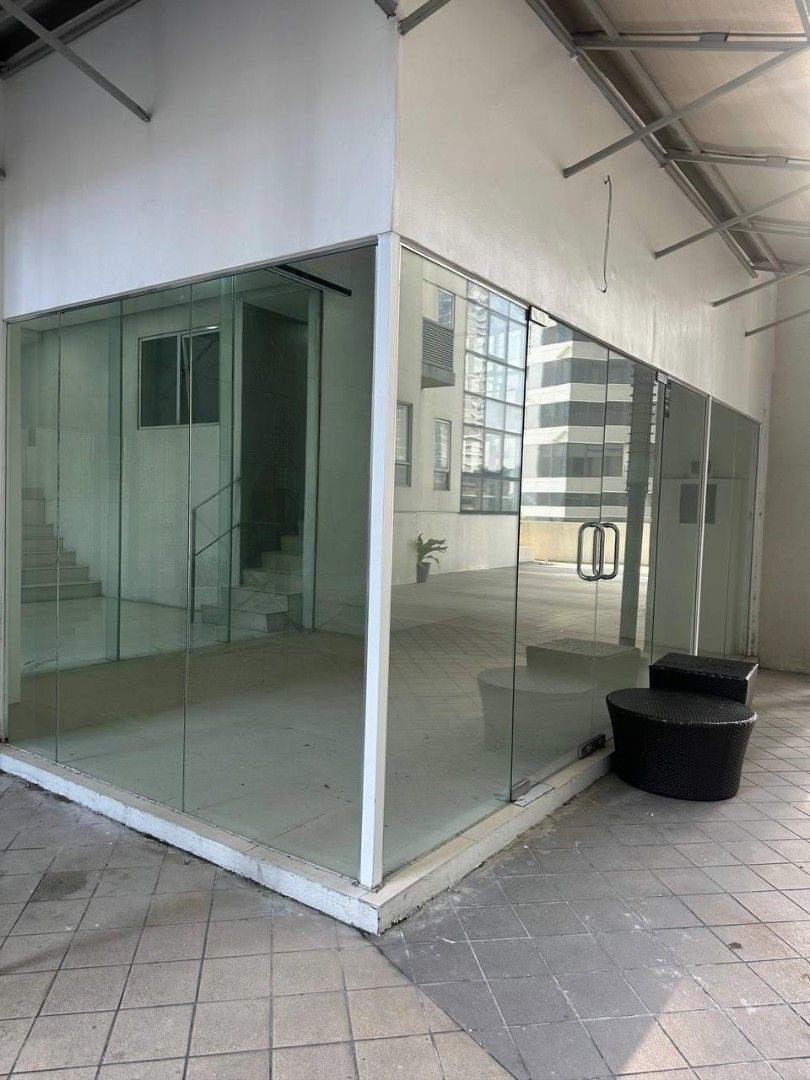 BGC Small Commercial Space for Sale (Category: Commercial) located in Makati City. Submitted by shelavi05 (Listing ID 1434881885, Image 2). Description: 𝐁𝐆𝐂 𝐒𝐦𝐚𝐥𝐥 𝐂𝐨𝐦𝐦𝐞𝐫𝐜𝐢𝐚𝐥/𝐎𝐟𝐟𝐢𝐜𝐞 𝐟𝐨𝐫 𝐒𝐚𝐥𝐞 Don’t miss this—BGC units as this space are very rare. Own a Space in this Prime 5th Avenue location near Burgos Circle Perfect for office or retail. High demand. Limited supply. 📍5th Ave BGC Taguig City Phils 5th floor Availabl