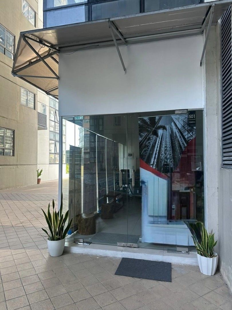 BGC Small Commercial Space for Sale (Category: Commercial) located in Makati City. Submitted by shelavi05 (Listing ID 1434881885, Image 1). Description: 𝐁𝐆𝐂 𝐒𝐦𝐚𝐥𝐥 𝐂𝐨𝐦𝐦𝐞𝐫𝐜𝐢𝐚𝐥/𝐎𝐟𝐟𝐢𝐜𝐞 𝐟𝐨𝐫 𝐒𝐚𝐥𝐞 Don’t miss this—BGC units as this space are very rare. Own a Space in this Prime 5th Avenue location near Burgos Circle Perfect for office or retail. High demand. Limited supply. 📍5th Ave BGC Taguig City Phils 5th floor Availabl