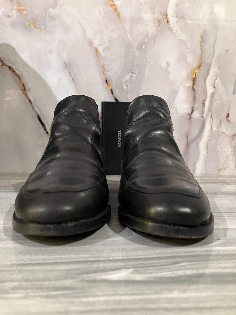 BLACK LEATHER BOOTS SIZE 7 WOMEN (Category: Boots) located in General Mariano Alvarez. Submitted by adonid (Listing ID 1434823717, Image 2). Description: WOMENS BLACK LEATHER BOOTS GOOD CONDITIONZOZOU BLACK LEATHER SHOES ORIGINAL ZOZOU BLACK LEATHER SHOES GOOD CONDITION NORMAL SIGN PF USAGE ONLY SIZE 7 WOMEN NORMAL SIGN OF USAGE ONLY SIZE 7 WOMEN.