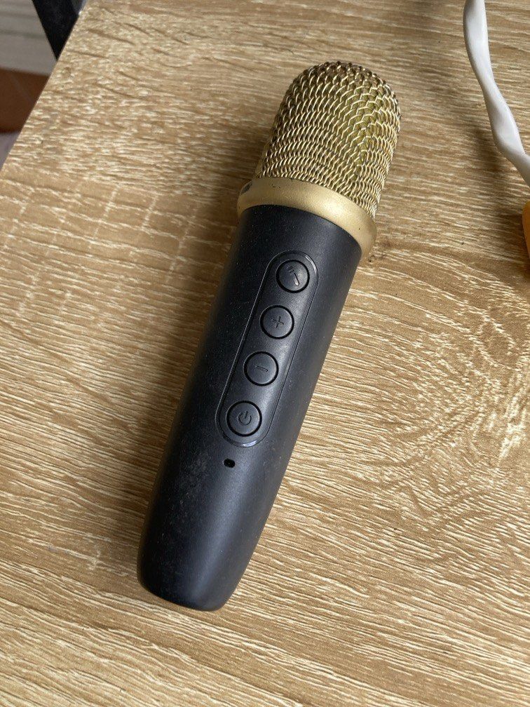 Bluetooth mic (Category: Microphones) located in Paniqui. Submitted by swiftdragon.c69cc8 (Listing ID 1434865477, Image 2). Description: .