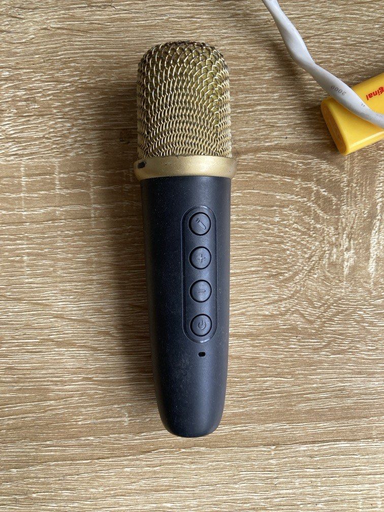 Bluetooth mic (Category: Microphones) located in Paniqui. Submitted by swiftdragon.c69cc8 (Listing ID 1434865477, Image 1). Description: .