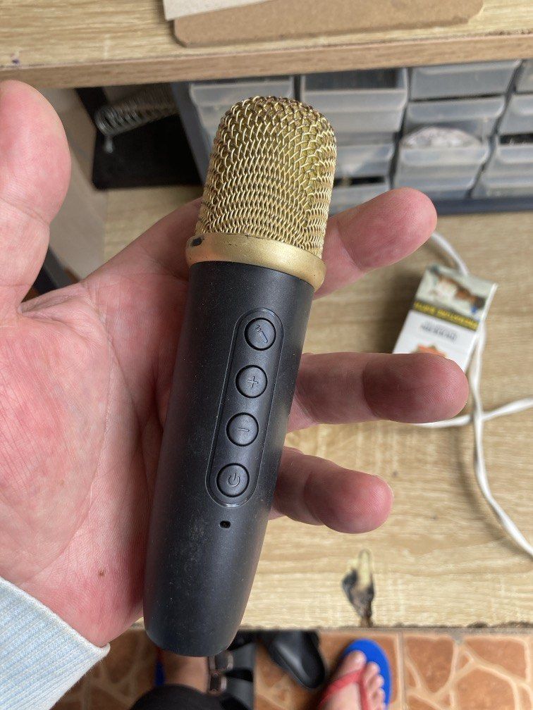 Bluetooth mic (Category: Microphones) located in Paniqui. Submitted by swiftdragon.c69cc8 (Listing ID 1434865477, Image 3). Description: .