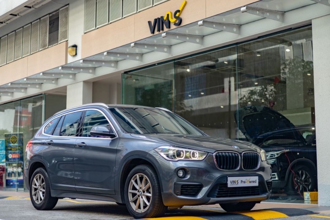 BMW X1 sDrive18i Auto (Category: Used Cars) located in Singapore. Submitted by vinsautogroup (Listing ID 1434830328, Image 1). Description: Vehicle Features: 1.5l TwinPower turbo 3 cylinder engine with 134bhp, 220nm of torque, 0-100km/h in 9.7s, top speed of 200km/h, 6 speed transmission, front wheel drive. Accessories: BMW iDrive, all around parking sensors, reverse camera, auto start/stop, electric memory seats, Bluetooth audio, cruise control,