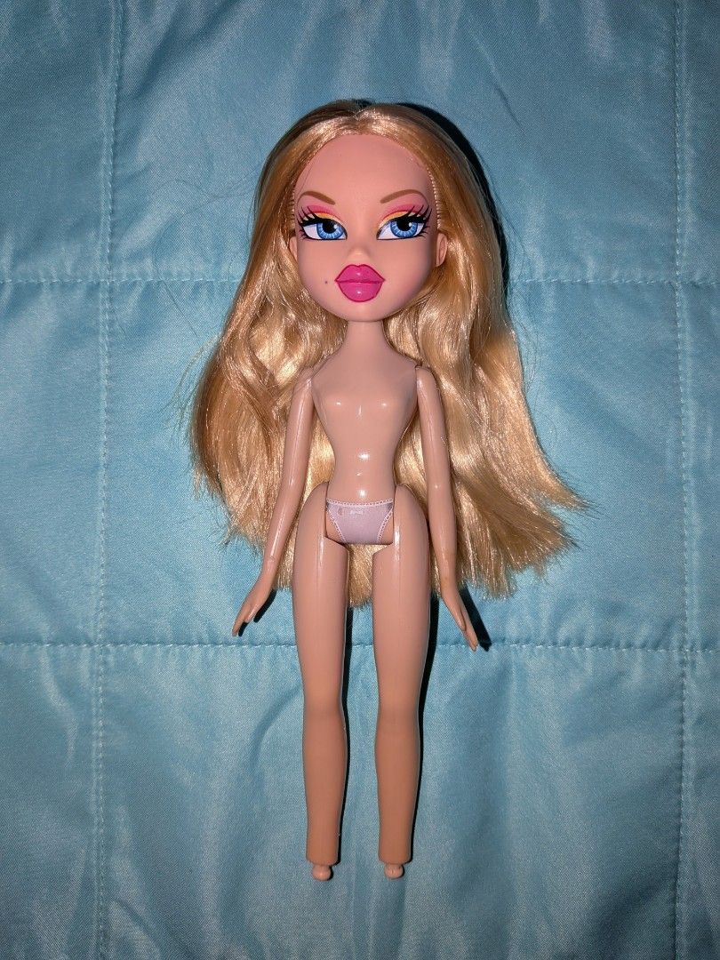 Bratz Dynamite Cloe (nude) (Category: Kids Toys) located in Quezon City. Submitted by freszra (Listing ID 1434899670, Image 1). Description: FYI she has a permanent mole :))) RFS: double Note: -shipping fee covered by buyer -WYSIWYG -no return/refunds -shipping only through flash express /Lalamove -pay first (gcash), ship later....