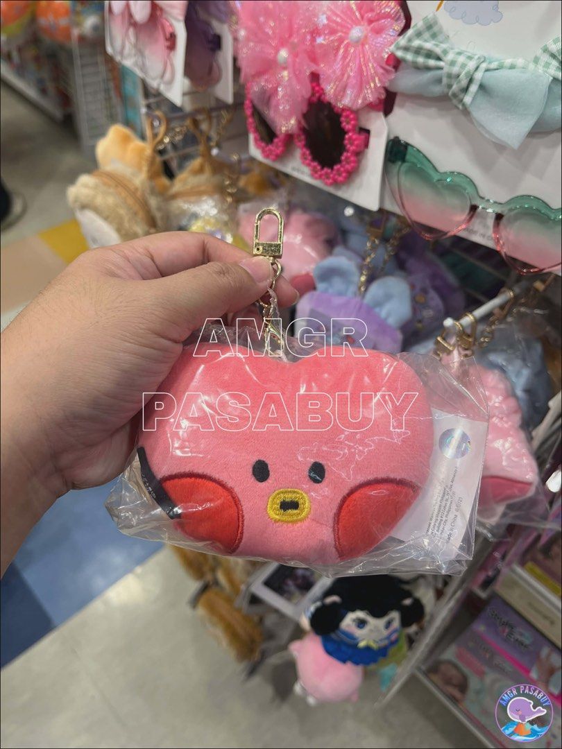 BT21 FACE KEYRING PASABUY ONLY ( TOY R US ) (Category: Character Goods) located in Makati City. Submitted by memei24 (Listing ID 1434819252, Image 1). Description: 450 each + sf Pasabuy lang po ito After ko po mabili pwede na po i ship agad ( same day delivery ) Or JNT Payo only.