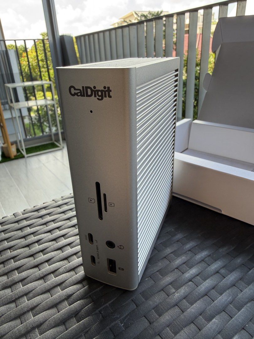 CalDigit TS4 Thunderbolt 4 Pro Dock - Like New439438024723015681