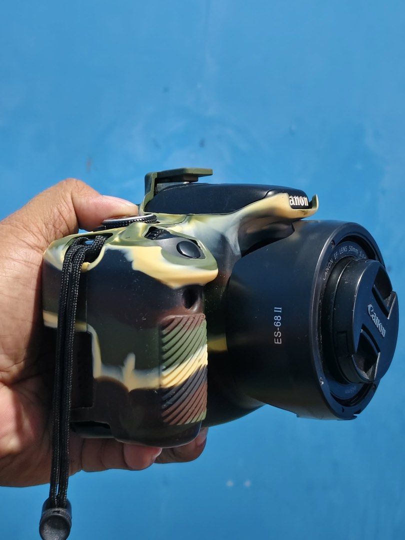 Canon EOS Camera with Lens and Flash (Category: Cameras) located in Quezon City. Submitted by rapsduino25-80075 (Listing ID 1434819958, Image 2). Description: FORw SALE: Canon 600D DSLR Bundle Price: [16,000] Location: [Quezon City] What’s Included: Canon EOS 600D 18-55mm Kit Lens 50mm EF Prime Lens (Great for portraits!) External Flash Camera bag 2 battery Condition: Excellent working condition No issues except the vignette on the camera screen 