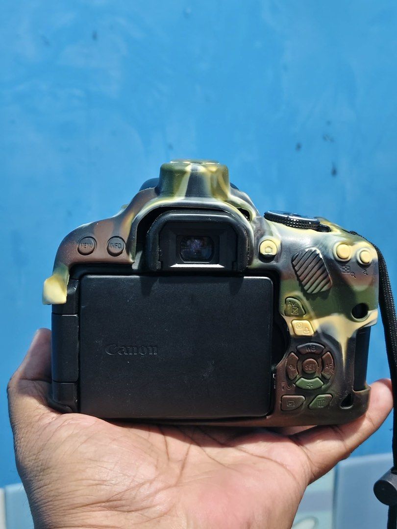 Canon EOS Camera with Lens and Flash (Category: Cameras) located in Quezon City. Submitted by rapsduino25-80075 (Listing ID 1434819958, Image 1). Description: FORw SALE: Canon 600D DSLR Bundle Price: [16,000] Location: [Quezon City] What’s Included: Canon EOS 600D 18-55mm Kit Lens 50mm EF Prime Lens (Great for portraits!) External Flash Camera bag 2 battery Condition: Excellent working condition No issues except the vignette on the camera screen 