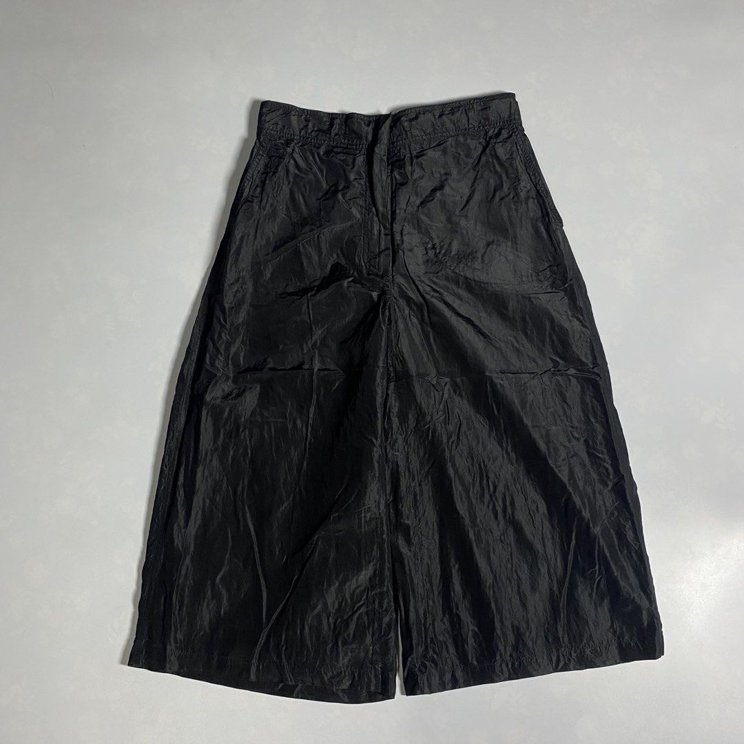 Christian Dior Black Silk Pants (Category: Luxury Apparel) located in Iloilo. Submitted by .dresshttps (Listing ID 1424247364, Image 1). Description: WAIST: 26 LENGTH: 36 NO FLAW.