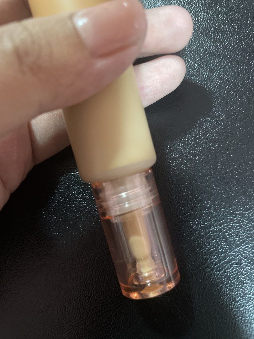 Colourette First Base Everyday Skin Tint - Coron (Category: Makeup) located in Bauang. Submitted by weiyaaaaaaaaaaaa (Listing ID 1434925941, Image 3). Description: - Colourette First Base Everyday Skin Tint - Shade: Coron (Light-medium with olive undertone) - Key Ingredients: Azelaic Acid, Hyaluronic Acid, Niacinamide - SPF 30 - Size: 30ml - Made in Taiwan.