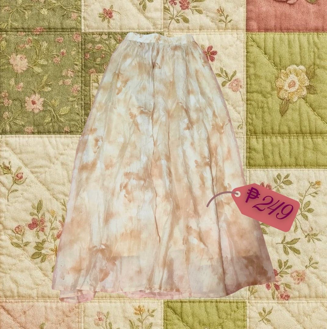 Coquette Beige Flowy Long Skirt (Category: Skirts) located in Batangas. Submitted by moniselects (Listing ID 1434836479, Image 1). Description: 📌 Payment first basis via GCash / Bank Transfer (includes shipping fee) 📌 MOD: J&T 📌 Garterized.