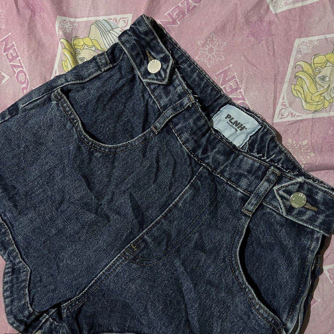 Dark Blue Denim Shorts 24-25 (Category: Shorts) located in Manila. Submitted by erickalago (Listing ID 1434969553, Image 3). Description: PLNH brand size 24-25 leghole 11 location: san andres, manila.