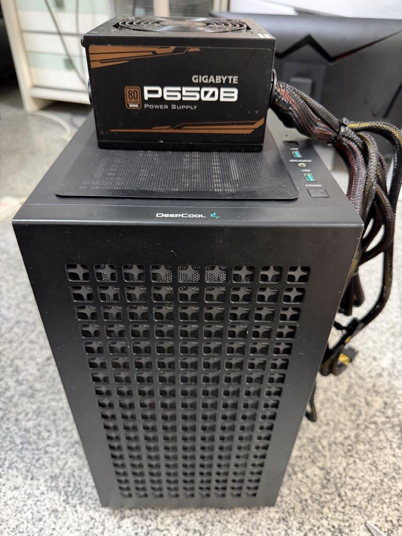 DeepCool CH370 PC Case & Gigabyte P650B Power Supply439454670133678081