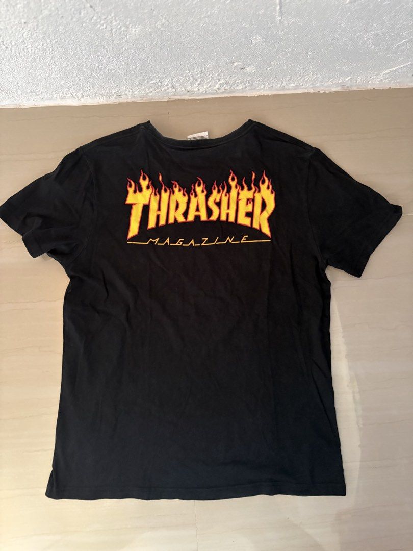 Dickies X Thrasher T-shirts (Category: Tshirts & Polo Shirts ) located in Cadiz. Submitted by rom96 (Listing ID 1434890471, Image 2). Description: - Black short-sleeved t-shirts for sale. - Option 1: Dickies logo in white. - Option 2: Thrasher flame logo on the back. - Both shirts are black..