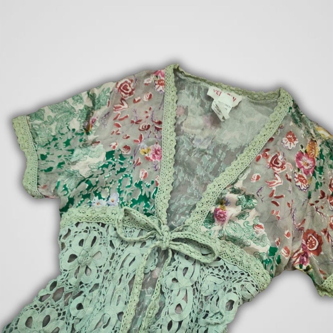Fairycore Green Floral Cardigan (Category: Others Tops) located in Batangas. Submitted by moniselects (Listing ID 1434922990, Image 2). Description: 📌 Payment first basis via GCash / Bank Transfer + SF 📌 MOD: J&T 📌 Best fits: S-M.