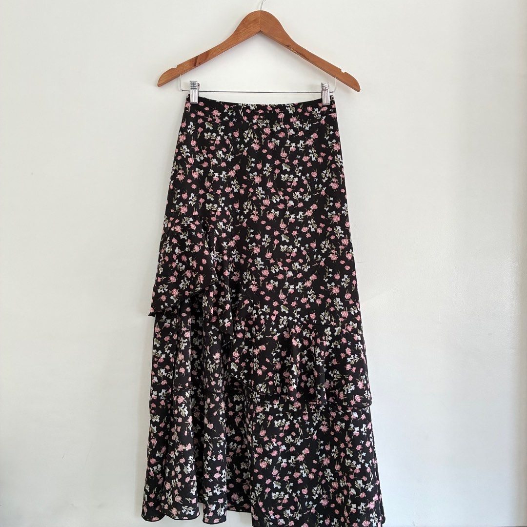 Floral Maxi Skirt with High Slit (Category: Skirts) located in Manila. Submitted by sellingmystufffff (Listing ID 1434810837, Image 1). Description: Small on tag Can fit small up to medium frame Garterized waist band Actual photos posted.