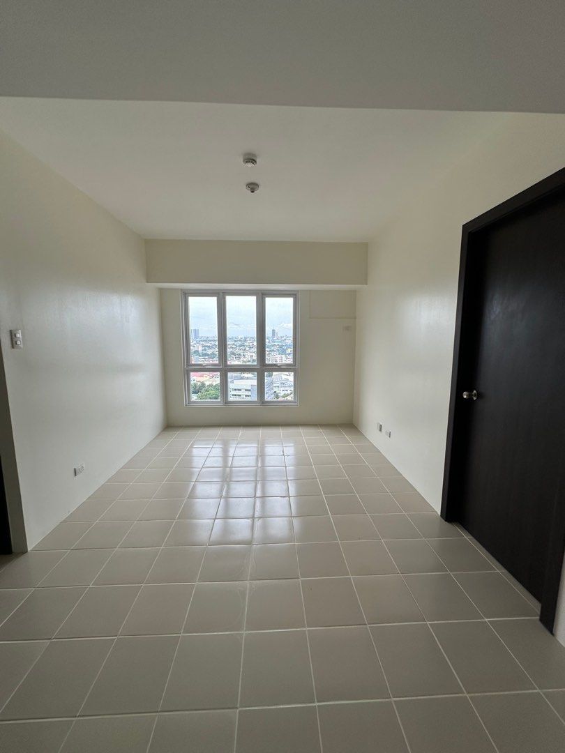 FOR PASALO / ASSUME BALANCE – MANGO TREE RESIDENCES (Category: Apartments & Condos) located in Manila. Submitted by yantanyu (Listing ID 1434886422, Image 1). Description: Selling two (2) 2BR tandem condo units (side-by-side) via assume balance. • Fully updated payments • ~20+ months remaining under rent-to-own • Ready for occupancy • Current market value: ~Php 9.2M per unit • No parking spaces included Cash-out: • Php 2.2M per unit • Php 4.0M fo