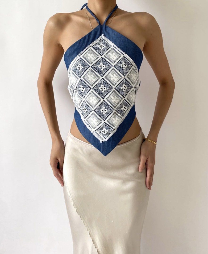 FOR RENT: Shop Florice halter top (Category: Sleeveless) located in Taguig. Submitted by batmanssidehoe (Listing ID 1434891962, Image 1). Description: Rent for 3 days: 300 pesos (plus 100 for extra day) Sec deposit: 500 (will return after rental and if no damages or stains).