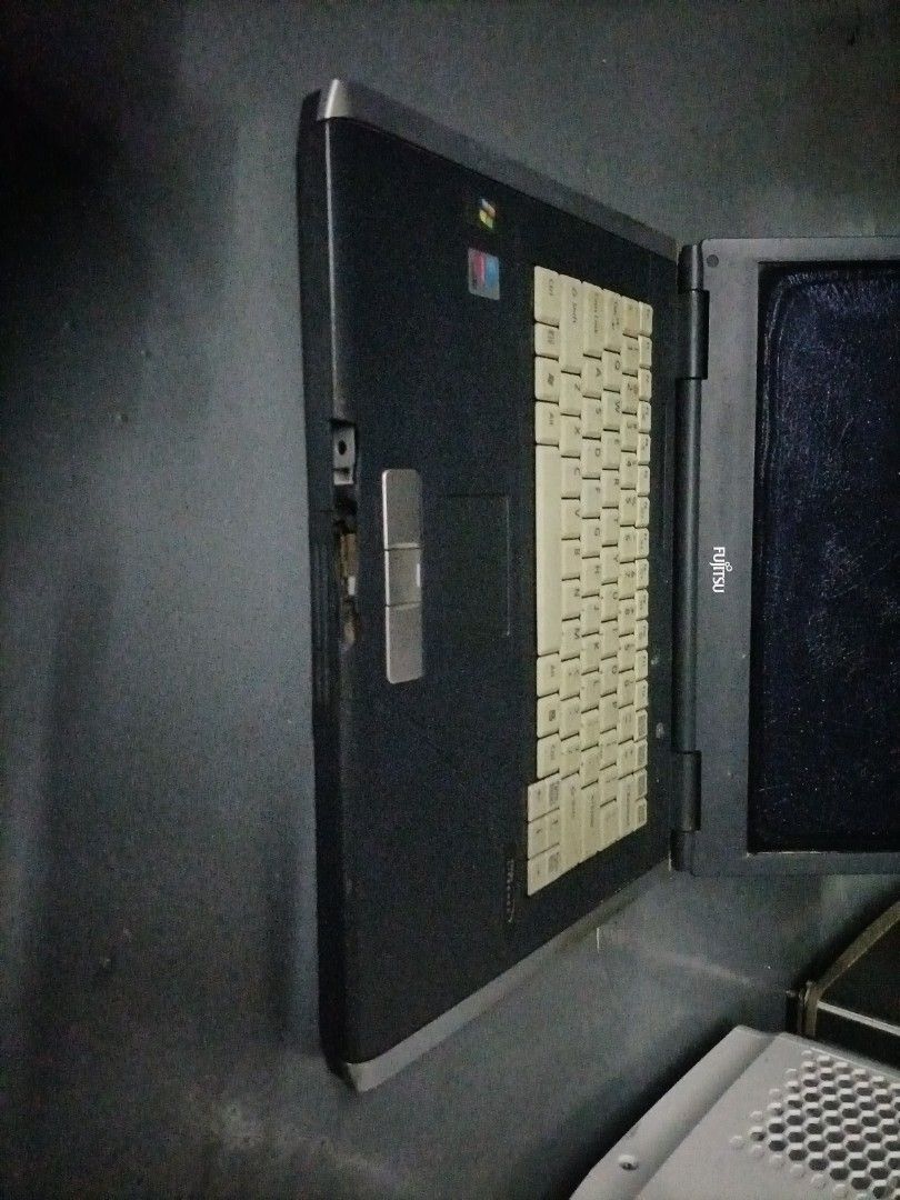 Fujitsu Lifebook Laptop439976466789836801