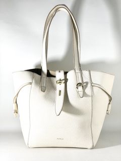 (Category: ) located in . Submitted by luvluxe.mnl (Listing ID 1434966889, Image 1). Description: .