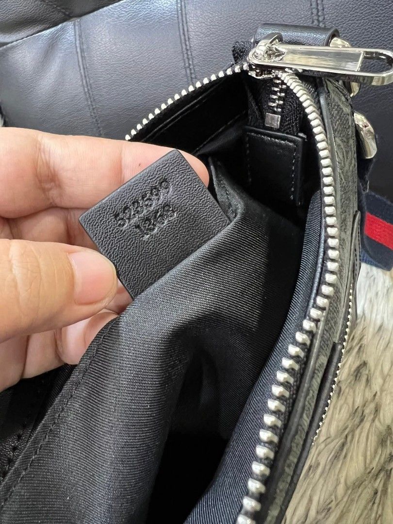 Gucci GG Supreme Messenger Bag (Category: Luxury Bags & Wallets) located in Davao. Submitted by navil01 (Listing ID 1434980853, Image 2). Description: - Gucci messenger bag - Iconic GG Supreme canvas - Zip closure - Adjustable shoulder strap with green and red stripe - Interior pocket - Serial number: 523599 1263.