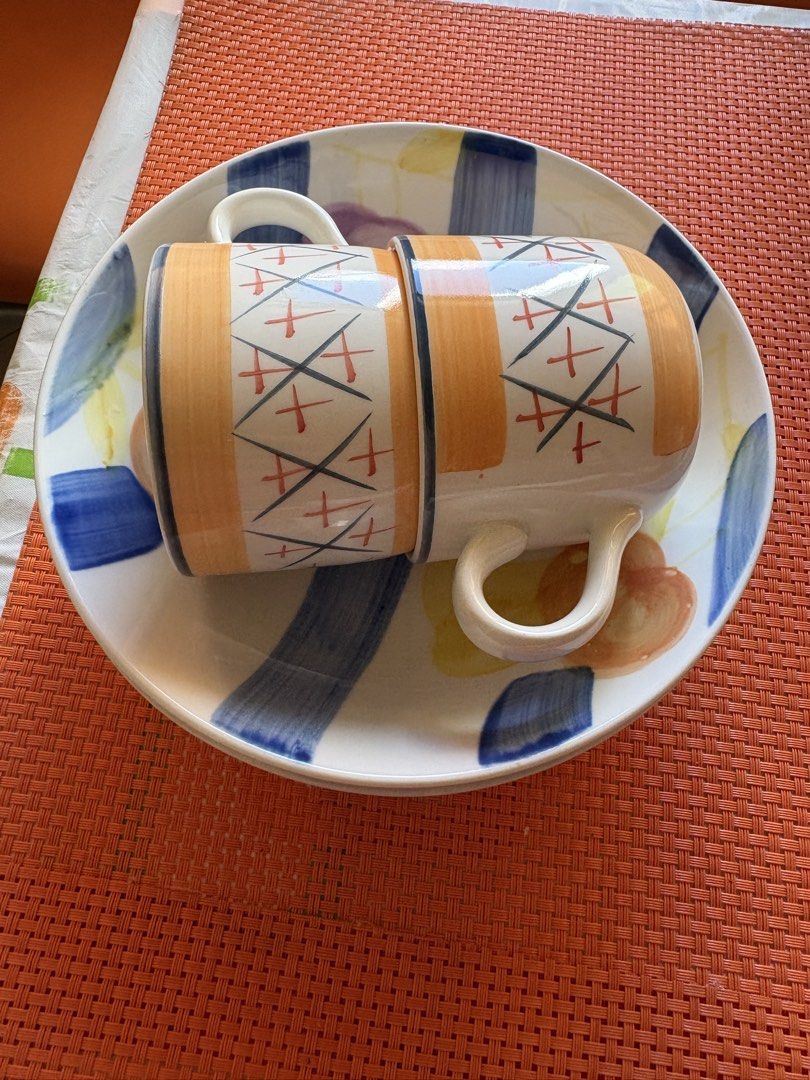 Dinnerware (Category: Dinnerware & Cutlery) located in Singapore. Submitted by carolnara (Listing ID 1434894136, Image 2). Description: - Two bowls + Two mugs $10 - Covered bowl with dragon design $8 .
