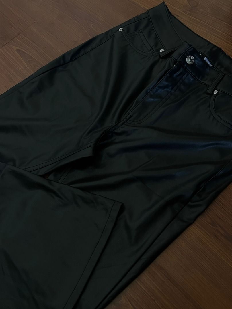 H&M Divided Latex Flared Trousers (Category: Jeans) located in Las Pinas. Submitted by coldcuration (Listing ID 1434955197, Image 1). Description: Used 𝙷&𝙼 𝙳𝚒𝚟𝚒𝚍𝚎𝚍 𝙻𝚊𝚝𝚎𝚡 𝙵𝚕𝚊𝚛𝚎𝚍 𝚃𝚛𝚘𝚞𝚜𝚎𝚛𝚜 EUR 42 ₱300 Disclaimer: We are not affiliated, associated, or in any way officially connected with the Brand(s) mentioned in this post, or any of its subsidiaries or its affiliates. The names, marks, emblems and images are registered tr