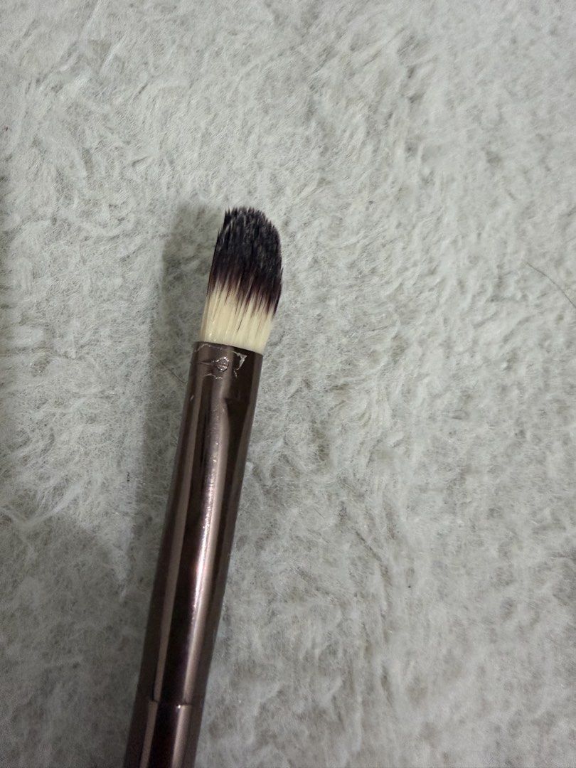 Hourglass Concealer bruah (Category: Makeup) located in Manila. Submitted by nini_archives (Listing ID 1434910432, Image 3). Description: From Sephora Canada No box.