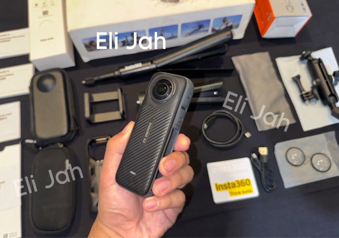 INSTA 360 X4 BUNDLE FOR SALE (Category: Cameras) located in Manila. Submitted by elijahcruz360 (Listing ID 1434832313, Image 2). Description: For sale Insta 360 X4 Bundle maraming inclusions ‼️✅ Good as Brand new | Pwedeng pwede sa maselan | No scratches or dents ₱23,500 slightly nego pm lang for more info! Meetup around Manila / Laguna.