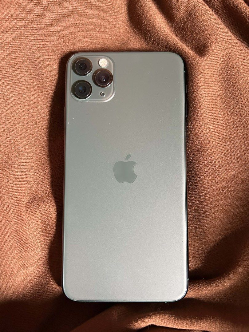 Iphone 11 Pro Max 64GB (Category: iPhone 11 Series) located in San Rafael. Submitted by shilloane (Listing ID 1434862176, Image 1). Description: Orig all part Power mac Battery health 74% Last 6-7 hours inclusions- charger with 3 cases.