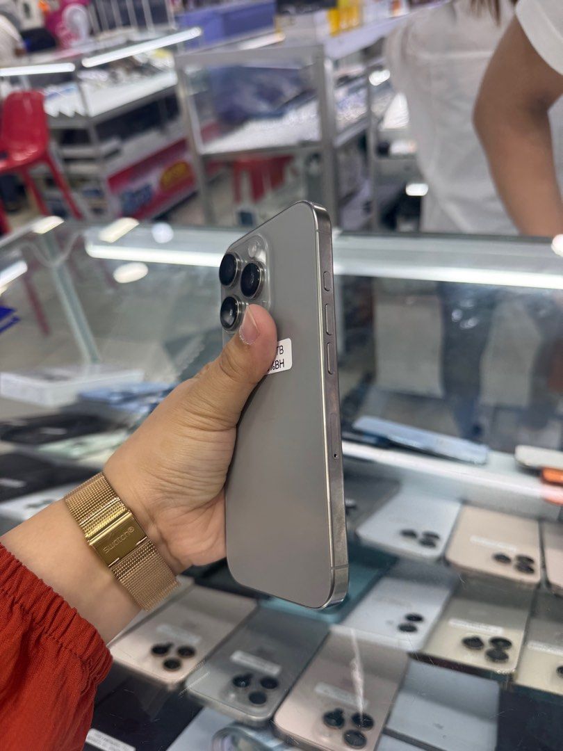 Iphone 16 Pro 1TB 90% batt Globelocked NTC No issue (Category: iPhone 16 Series) located in San Juan City. Submitted by javedsgadgetshop (Listing ID 1434944048, Image 3). Description: INSTALLMENT OPTIONS : SPAY LATER / GGIVES / CREDIT CARD! WE BUY AND SELL SO PWEDE MAGBINTA OR SWAP ! Quick Specs : 💵 Iphone 16Pro •1TB •NTC Variant •90% batt health •Globelocked •97% Smoothness •No hidden issue | No Repaired •100% Authentic | Not Refurbished •w/ OE