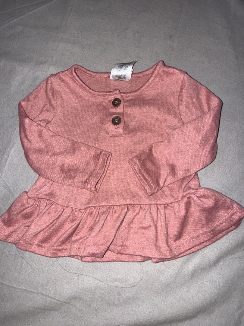 Just Lizzy Baby Top 18M (Category: Babies & Kids Fashion) located in Cavite. Submitted by Mj_BABY_CLOTHES (Listing ID 1434881801, Image 1). Description: - Brand: Just Lizzy - Size: 18 months - Color: Dusty Rose - Features: Round neckline, two buttons, long sleeves, ruffle detail.