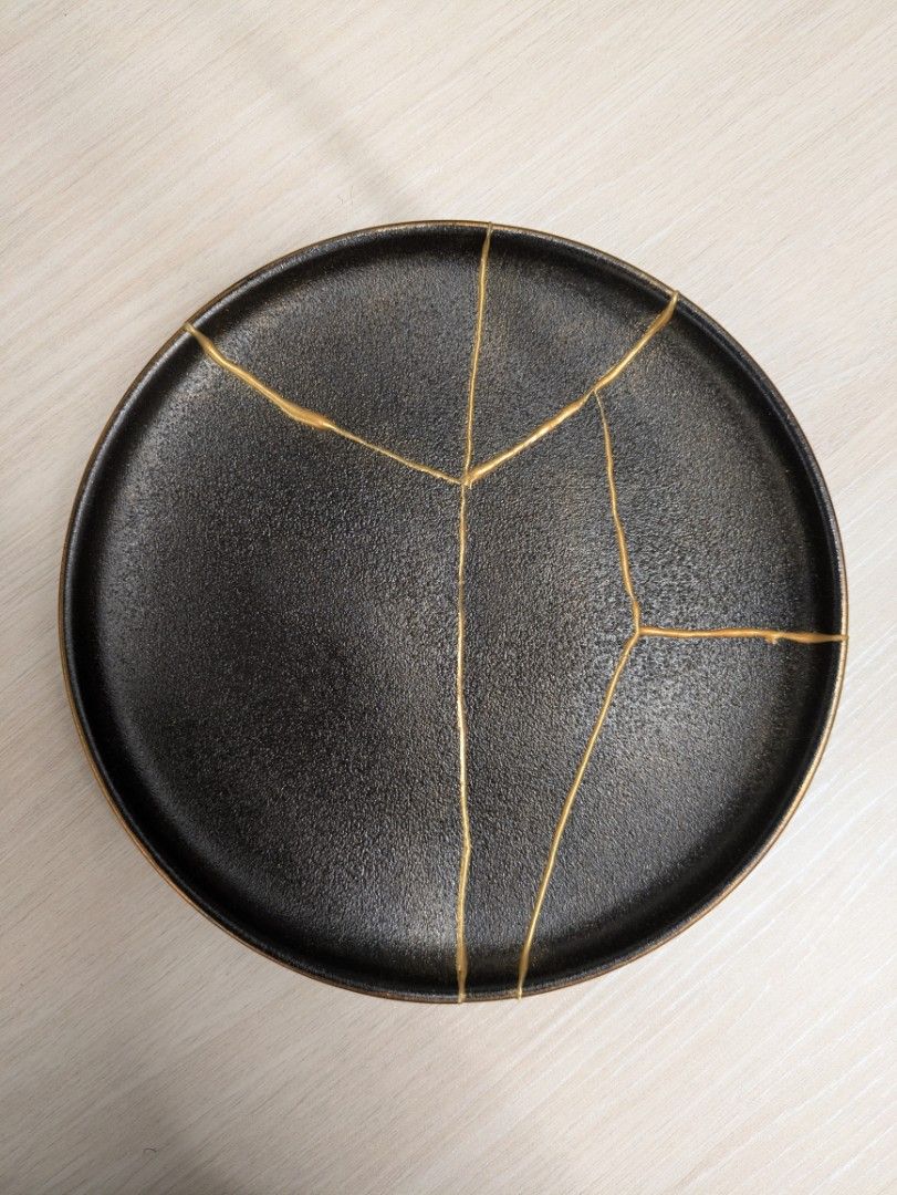 Kintsugi plate