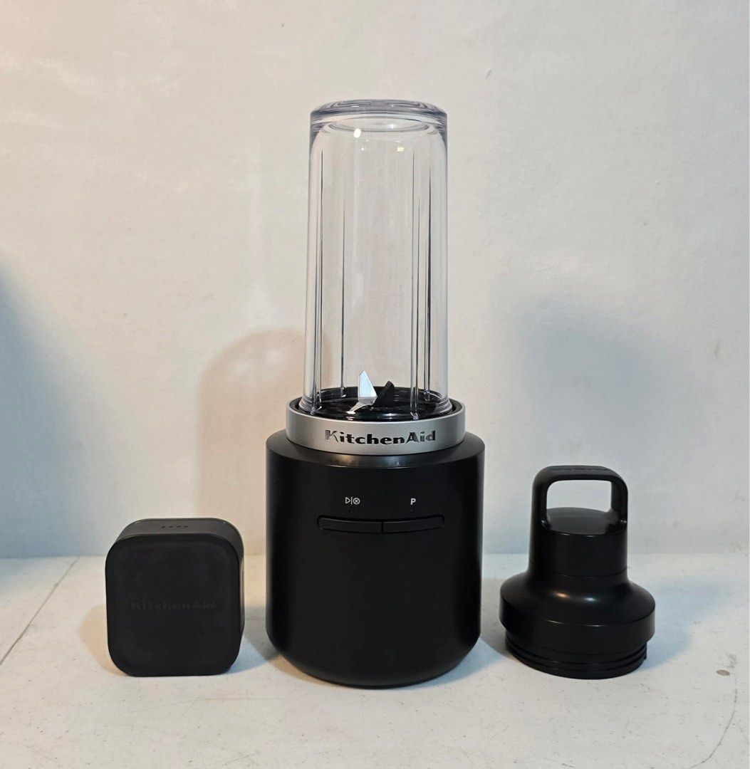 KitchenAid Cordless Personal Blender (Category: Juicers, Blenders & Grinders) located in Taytay. Submitted by mikz_1303 (Listing ID 1434814258, Image 3). Description: Kitchenaid Go Cordless Personal Blender New (Open.Box) Battery included Complete Pick up in Taytay 5500.