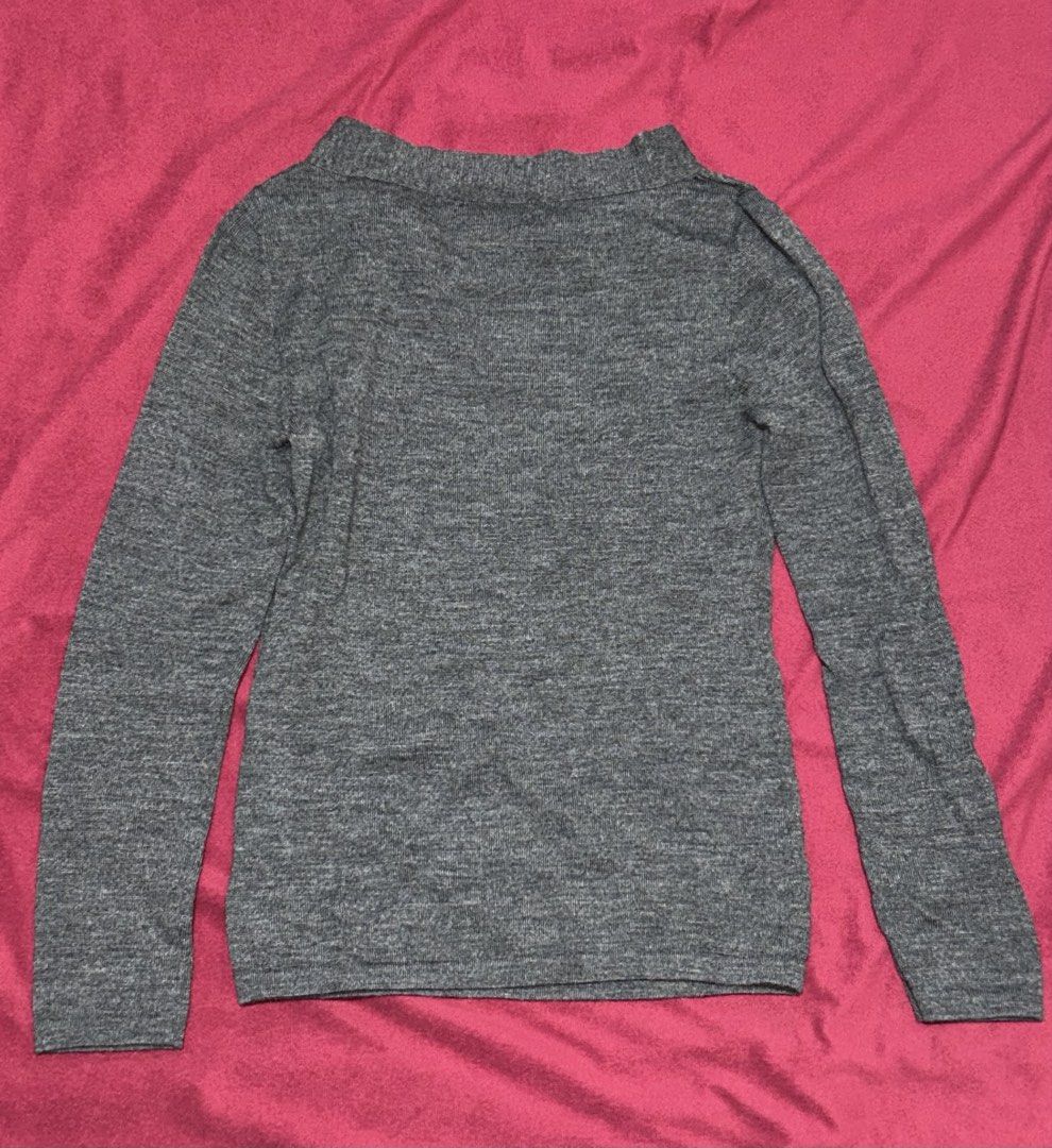 Kumikyoku Gray Sweater (Category: Coats, Jackets and Outerwear) located in Polangui. Submitted by declutterw_kat (Listing ID 1434945412, Image 2). Description: - no flaws rfs: decluttering Payment first policy.