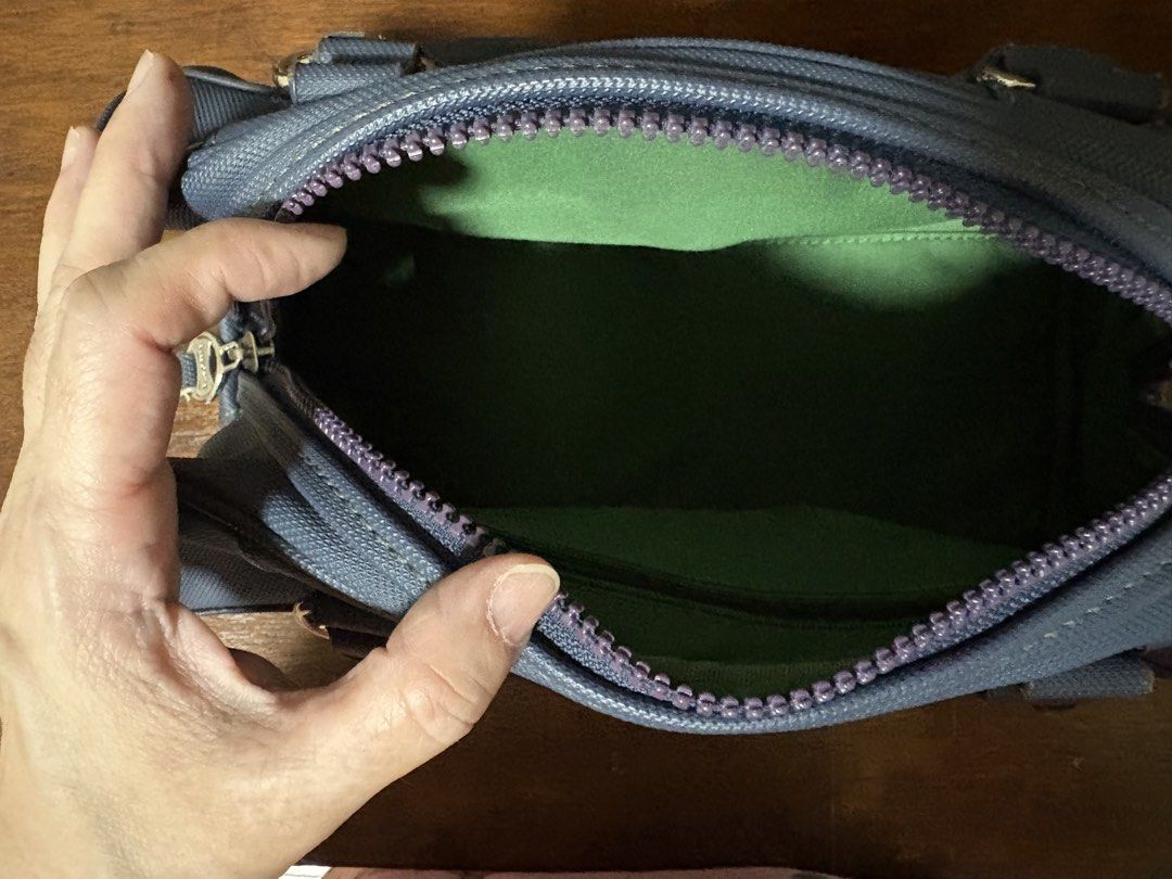 Lacoste Bag (Category: Luxury Bags & Wallets) located in Marikina City. Submitted by curated2020 (Listing ID 1434940636, Image 3). Description: Vintage Lacoste Bag Payment -Gcash or Paymaya only Courier fee - I will arrange thru grab or lalamove then add the amount..