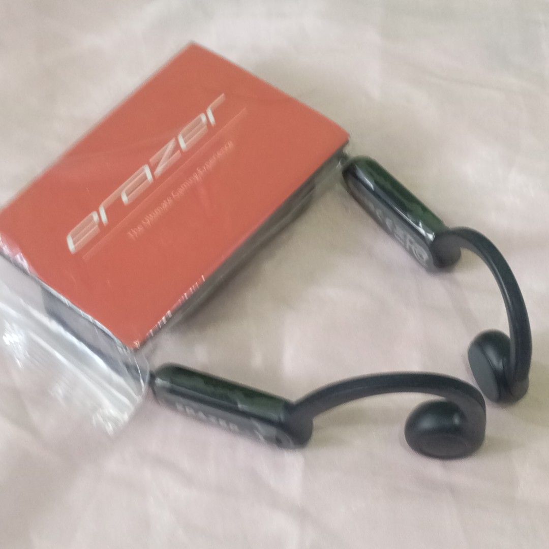 LENOVO ERAZAER BONE CONDUCTION (Category: Headphones & Headsets) located in Paranaque City. Submitted by powerzone0517 (Listing ID 1434842585, Image 2). Description: .