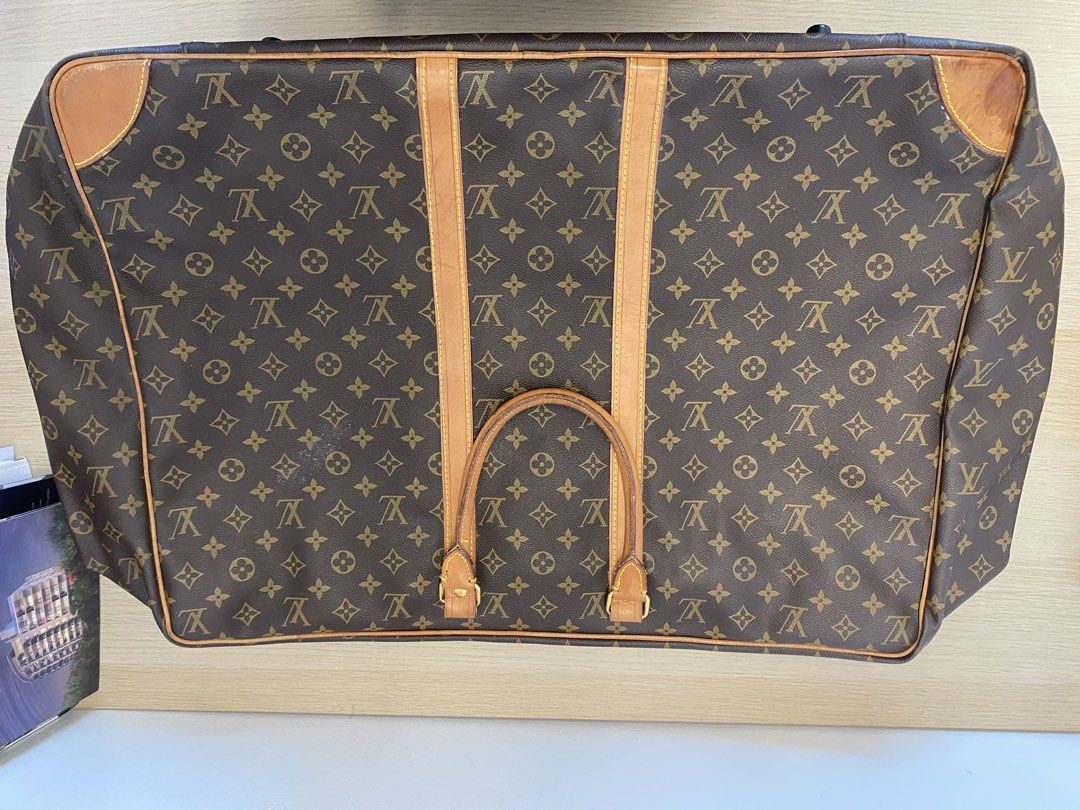Louie Vuitton Luggage (Category: Luxury Bags & Wallets) located in Manila. Submitted by lauro.catibayan (Listing ID 1434866359, Image 1). Description: Beautiful Louie Vuitton luggage. Canvass with leather trimmings.