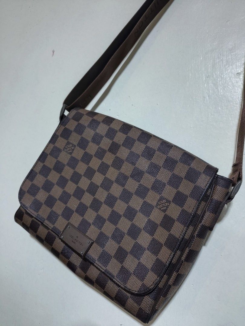 Louis Vuitton Sling bag (Category: Luxury Bags & Wallets) located in Paranaque City. Submitted by judy.arquillos (Listing ID 1434854874, Image 2). Description: Louis Vuitton sling bag unisex Sign of usage click each photo see to appreciate 500+ship.