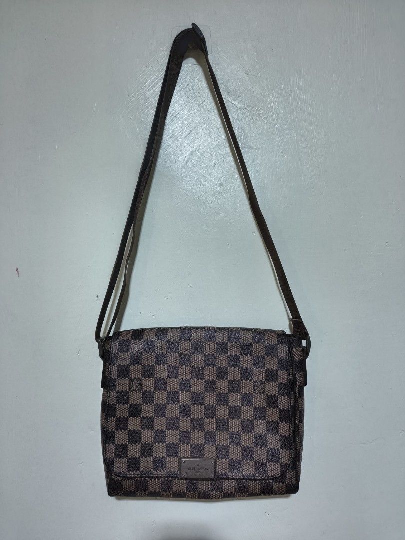 Louis Vuitton Sling bag (Category: Luxury Bags & Wallets) located in Paranaque City. Submitted by judy.arquillos (Listing ID 1434854874, Image 1). Description: Louis Vuitton sling bag unisex Sign of usage click each photo see to appreciate 500+ship.