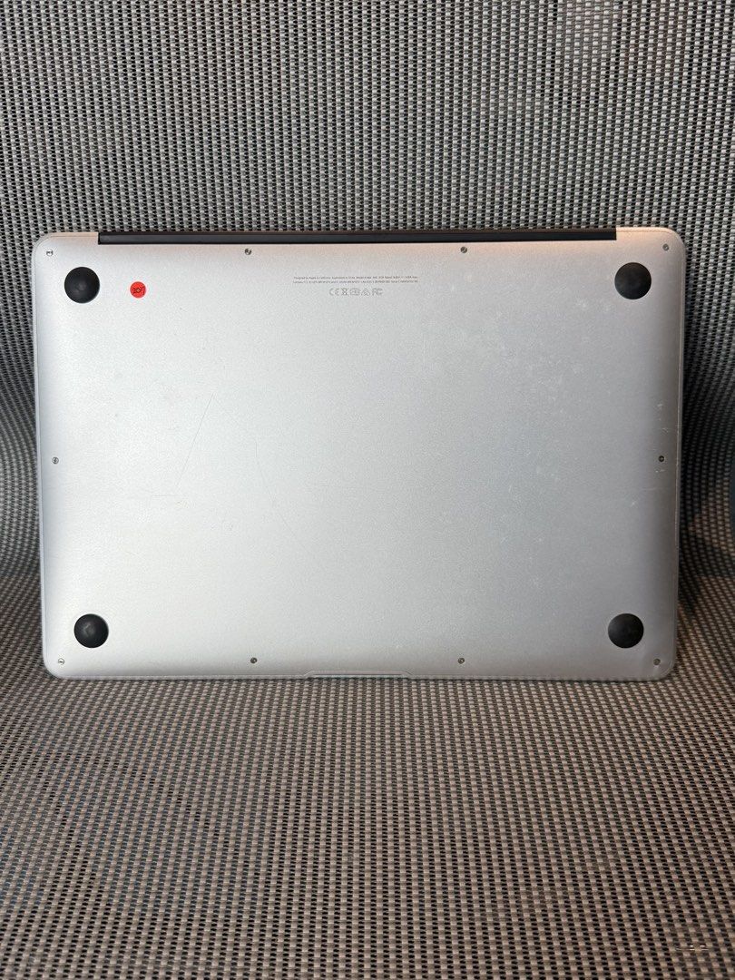 MacBook Air439428716985722882