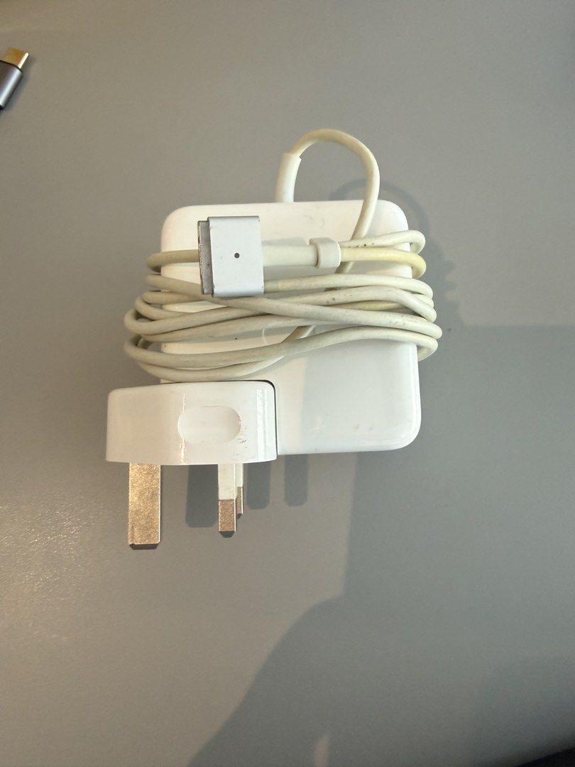 MacBook Air439428716985722883