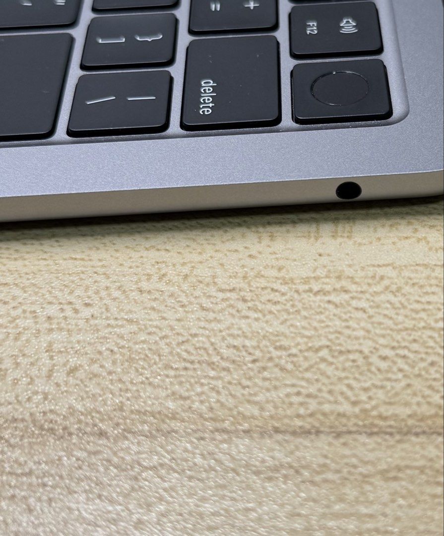 MacBook Air M2 13 inch441407705869209603