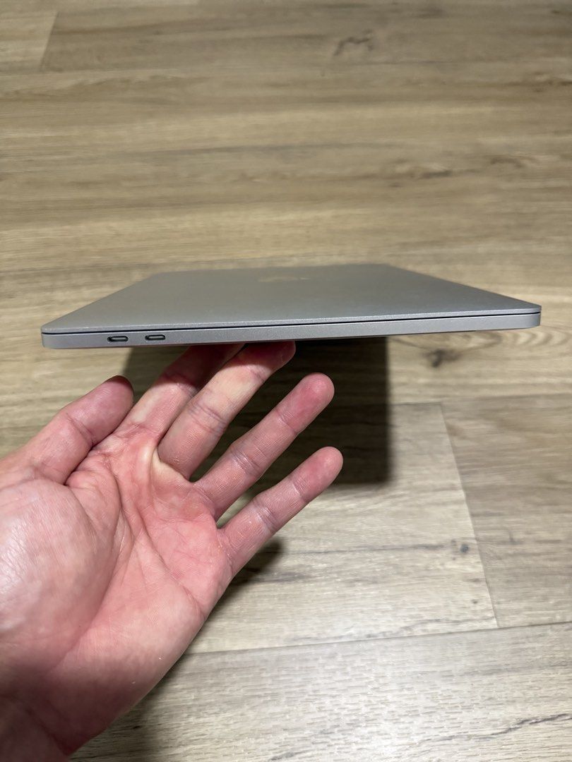 MacBook Pro 13-inch (2018)439542503986309128