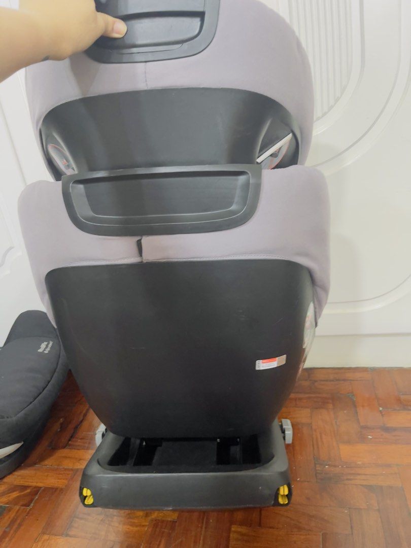 Maxi-Cosi RodiFix Car Seat (Category: Car Seats) located in San Juan City. Submitted by kriszy_coo (Listing ID 1434851691, Image 3). Description: - Maxi-Cosi RodiFix Booster - Gray color with striped headrest - Side impact protection - Easy to install - Adjustable headrest - Sturdy base - Minimal wear and tear.