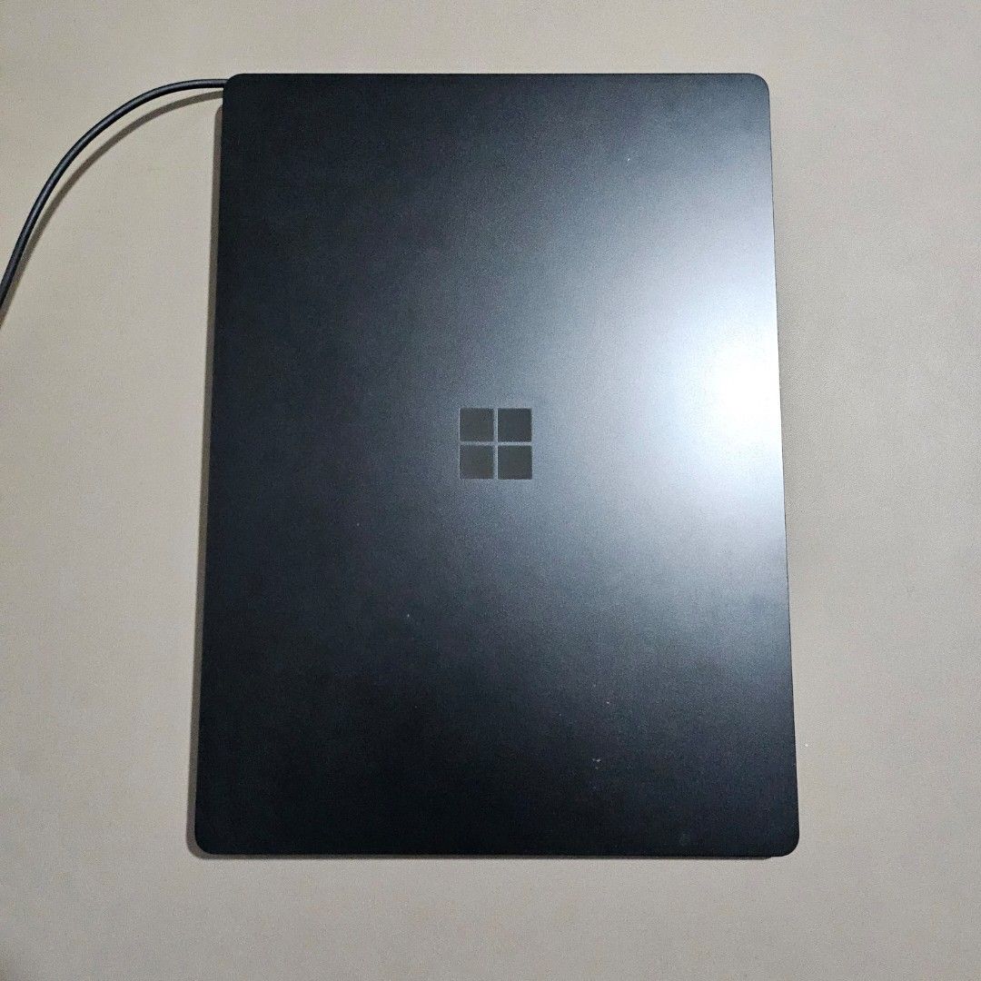 Microsoft Surface Laptop 3 - i5, 8GB RAM, 238GB SSD