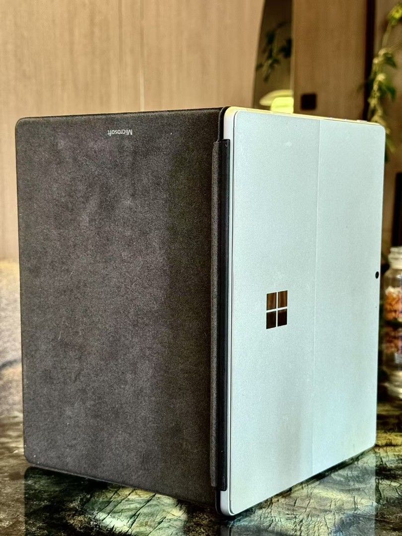 Microsoft Surface Pro 8439768587405240324