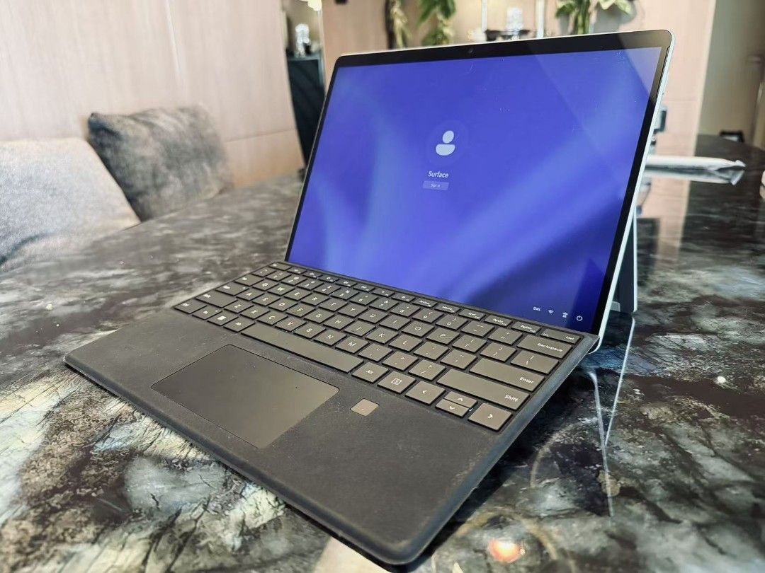 Microsoft Surface Pro 8439768587405240321